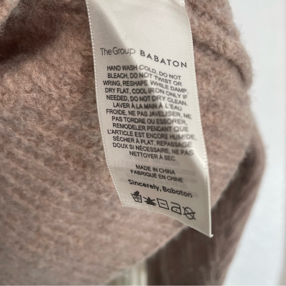 Aritzia babaton mondo sweater. Lightweight non-itchy Merino wool. Size X-Small - Picture 3 of 11